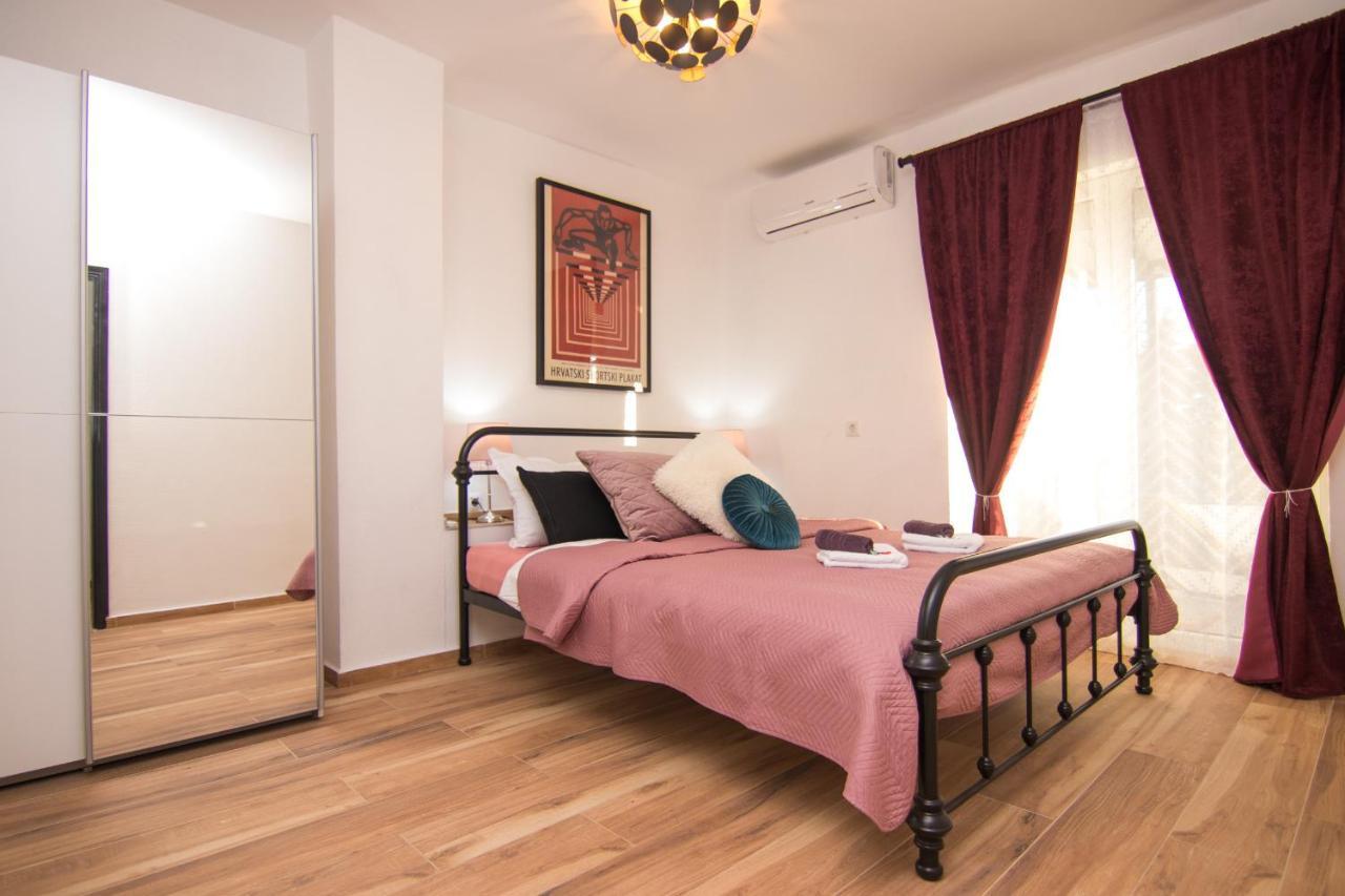 Apartments Flowers Krk Town Exterior foto