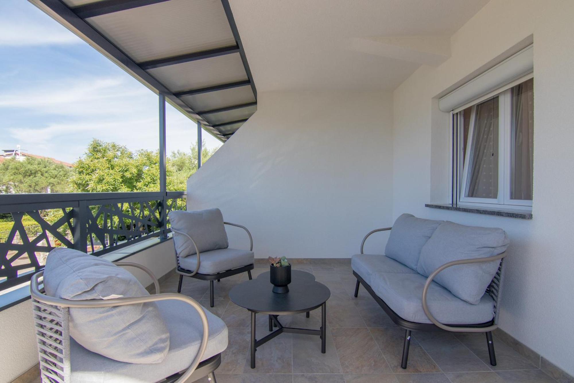Apartments Flowers Krk Town Exterior foto